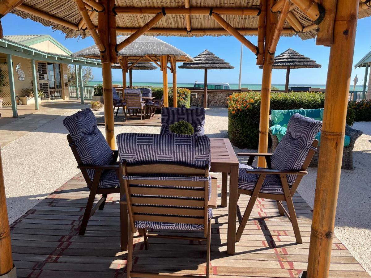 Shark Bay Seafront Apartments Denham Kültér fotó