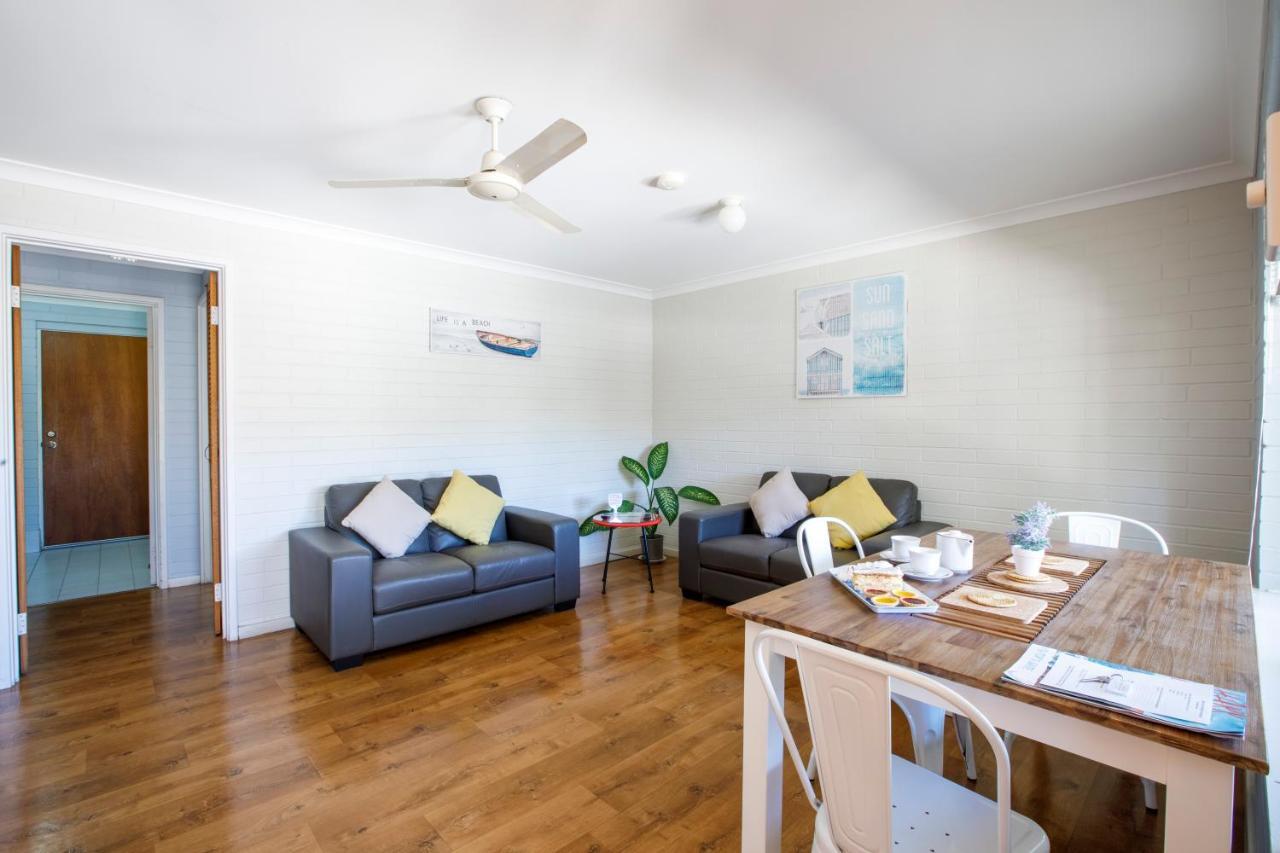 Shark Bay Seafront Apartments Denham Kültér fotó